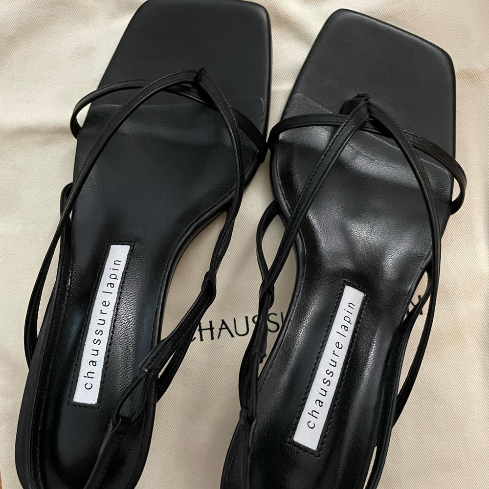 Chaussure Lapin Black Kitten Heel Sandals size 6.5/235